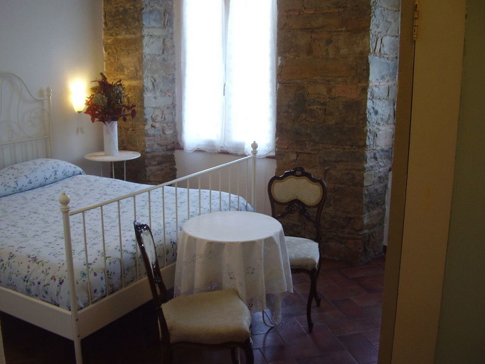 B&B Gens Julia Trieste Bagian luar foto