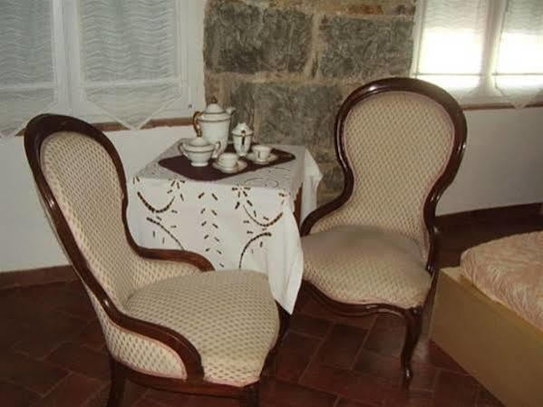 B&B Gens Julia Trieste Bagian luar foto
