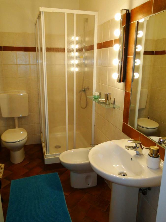 B&B Gens Julia Trieste Bagian luar foto